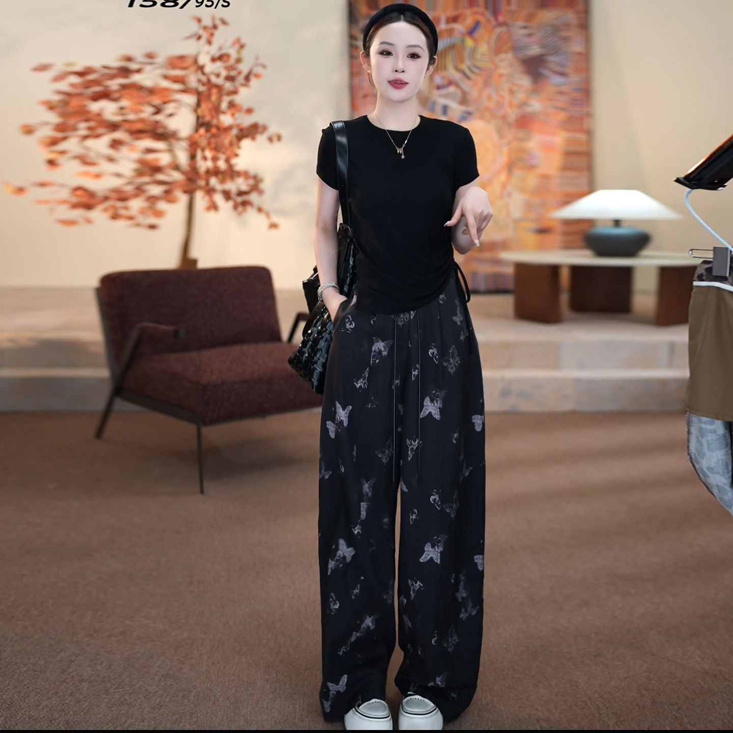时尚休闲套装女2026夏季新款洋气短袖T恤蝴蝶花纹弯刀裤两件套潮