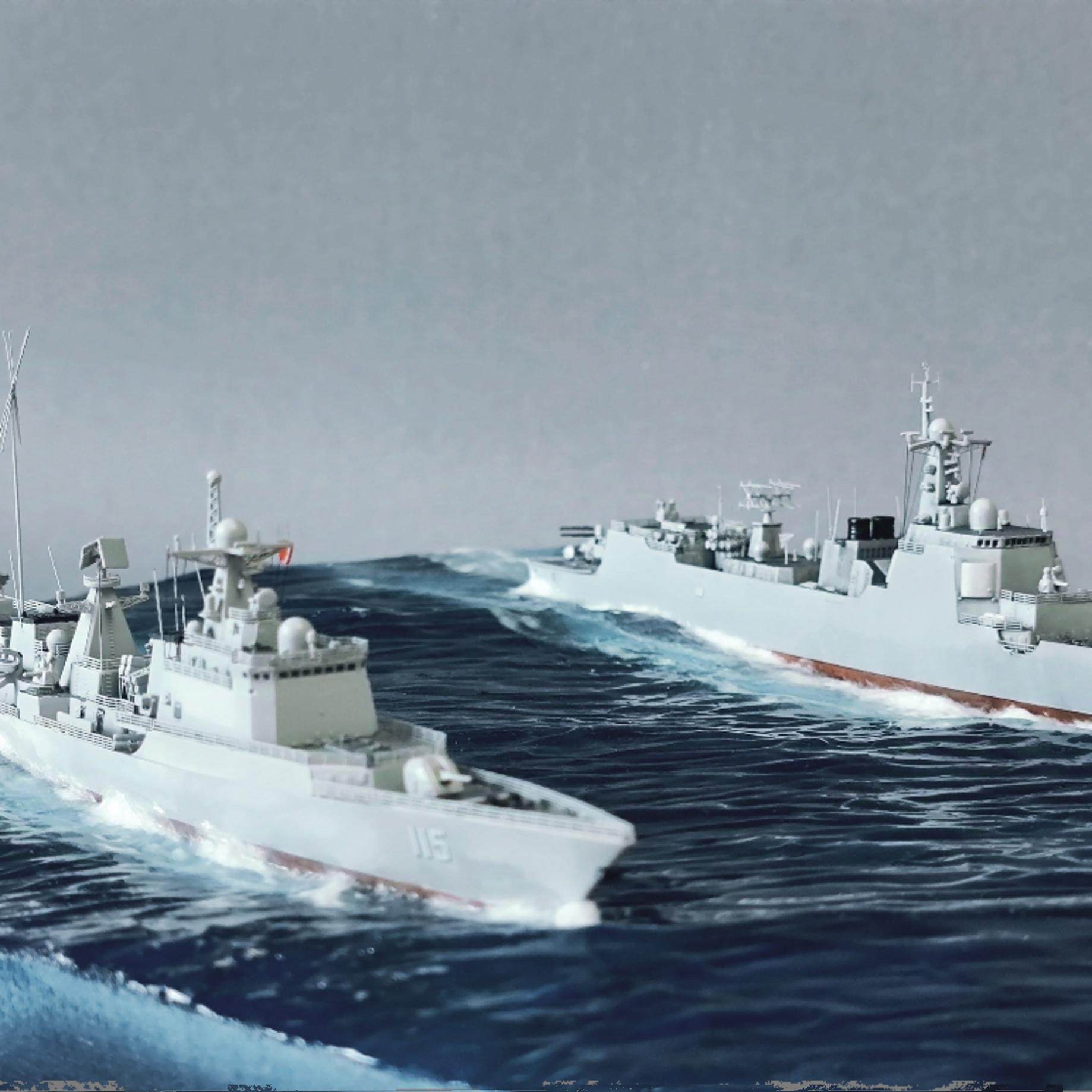 成品模型小号手逼真导弹驱逐舰