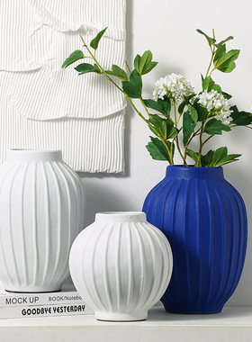 现代简约白色蓝色磨砂陶瓷花瓶客D厅样板间花插花器饰品摆件花瓶