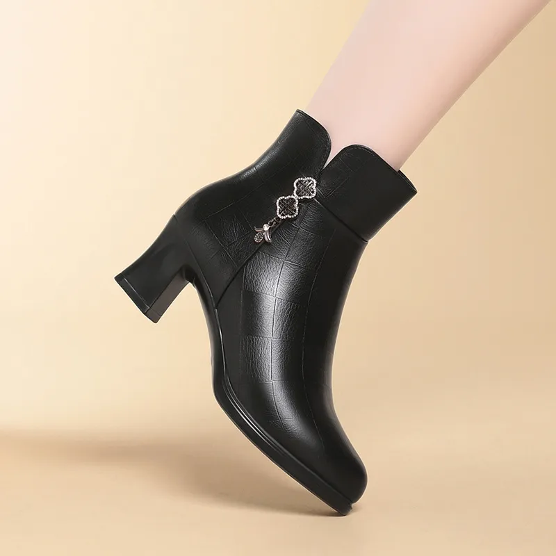 高跟短靴软皮棉鞋百搭秋冬女鞋加绒春秋单靴女妈妈鞋皮鞋