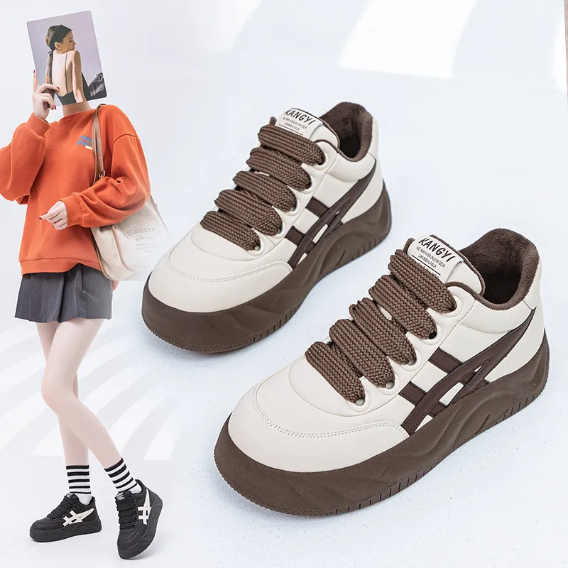 大码女鞋41—43宽胖脚小白鞋休闲加绒运动面包鞋2025秋冬厚底板鞋