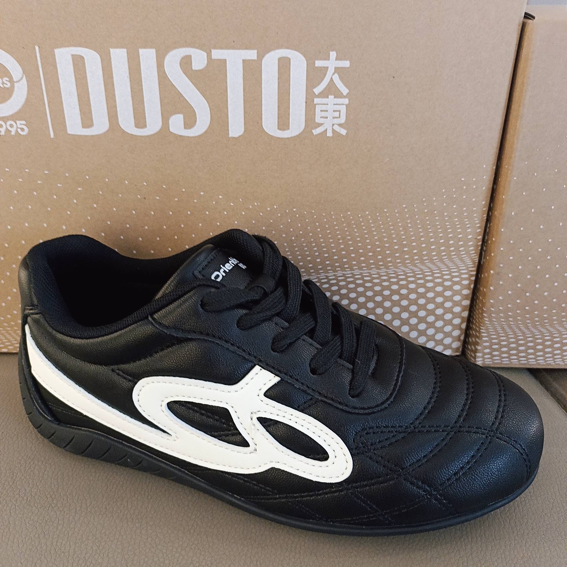 大东德训鞋女鞋2026春季新款休闲平底低跟圆头系带软底小众C0232