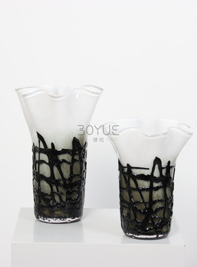 轻奢现代简约白色黑网纹花瓣口琉璃花瓶摆件家居样板房客厅软装饰