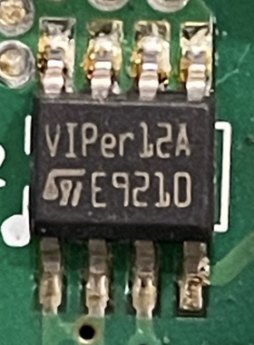 VIPER12A VIPER12ASTR-E SOP-8 VIPER22AS 开关电源芯片 贴片进口