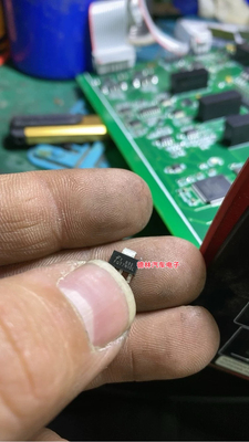 原装 贴片N沟道场效应管 FQT7N10L FQT7N10LTF SOT223 1.7A 100V