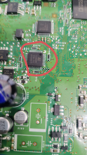 LC4064V-5TN-75I 奥迪音响功放主机液晶显示屏花 闪IC芯片QFP48脚
