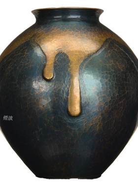 锤目雨垂纹小款台面花瓶