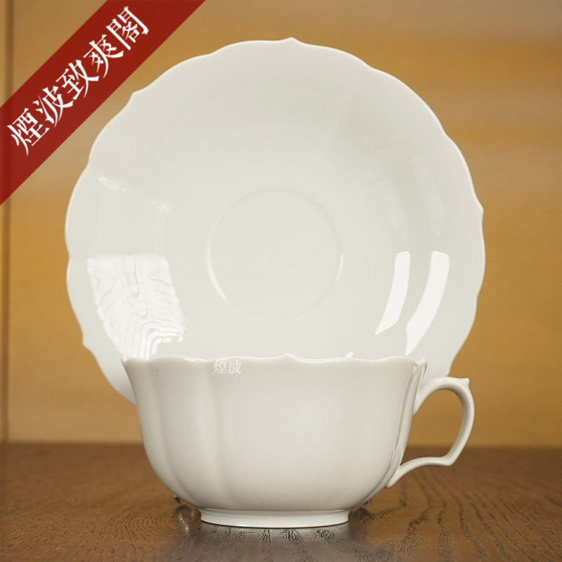 新剪裁系列纯白茶杯碟