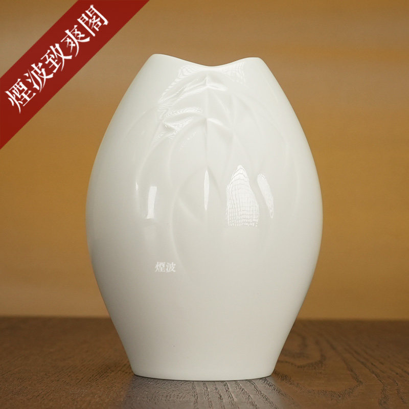 纯白系列浮雕台面花瓶摆件