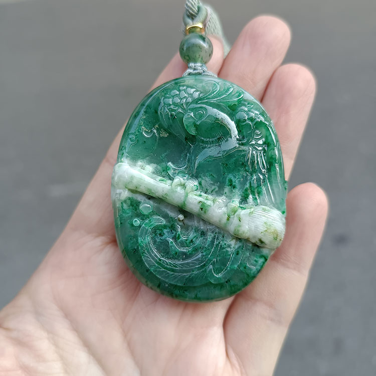 实物拍孤品独玉精品双色俏色雕刻英明神武天然独山玉鹦鹉笔如意钱