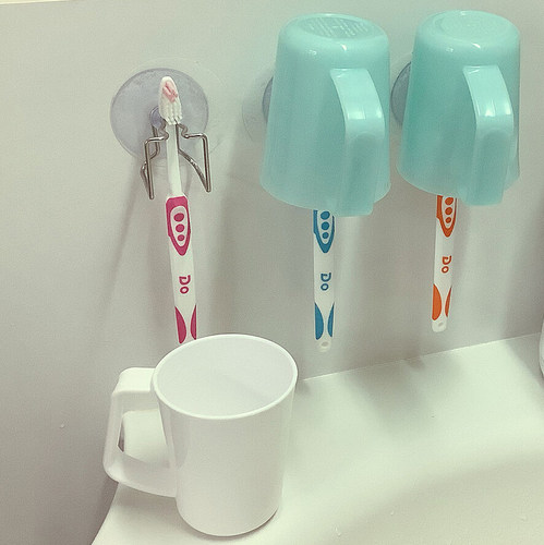 牙刷漱口杯置物架日式吸盘设计