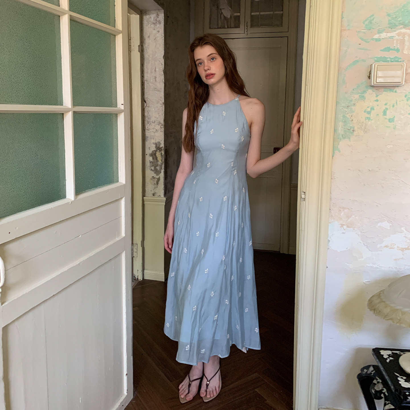 ZHUYIYI 蓝色法式碎花挂脖无袖连衣裙女夏收腰显瘦新款原创