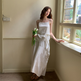 女夏半裙高级感简约设计感 镂空条纹背心吊带套装 ZHUYIYI 新款