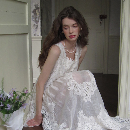 重工蕾丝刺绣真丝亚麻显瘦连衣裙