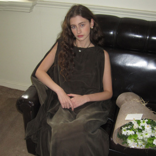 披肩连衣裙女高级感修身 复古绿色无袖 显瘦原创设计感 新款 ZHUYIYI