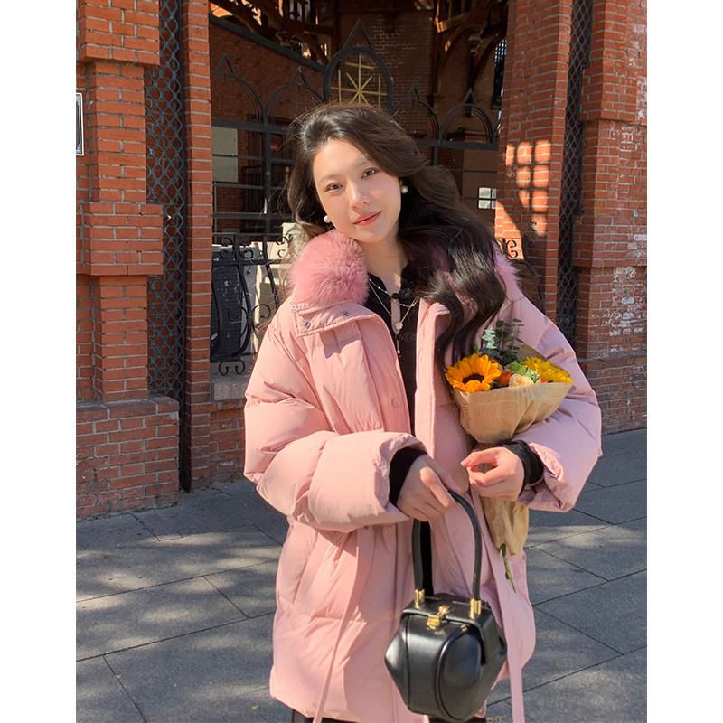 粉色气质时尚连帽狐狸毛领羽绒服