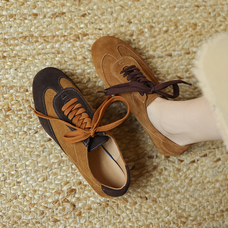 2025新款平底大码女鞋41一43休闲拼色时尚德训鞋百搭系带单鞋女潮