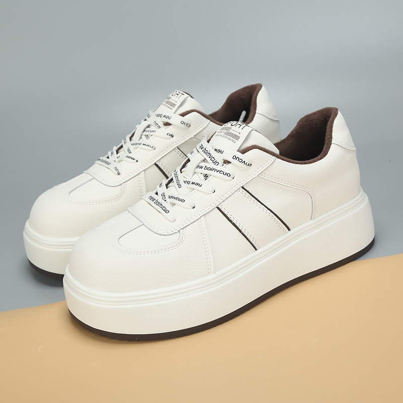 大码女鞋41-43冬季加绒休闲板鞋