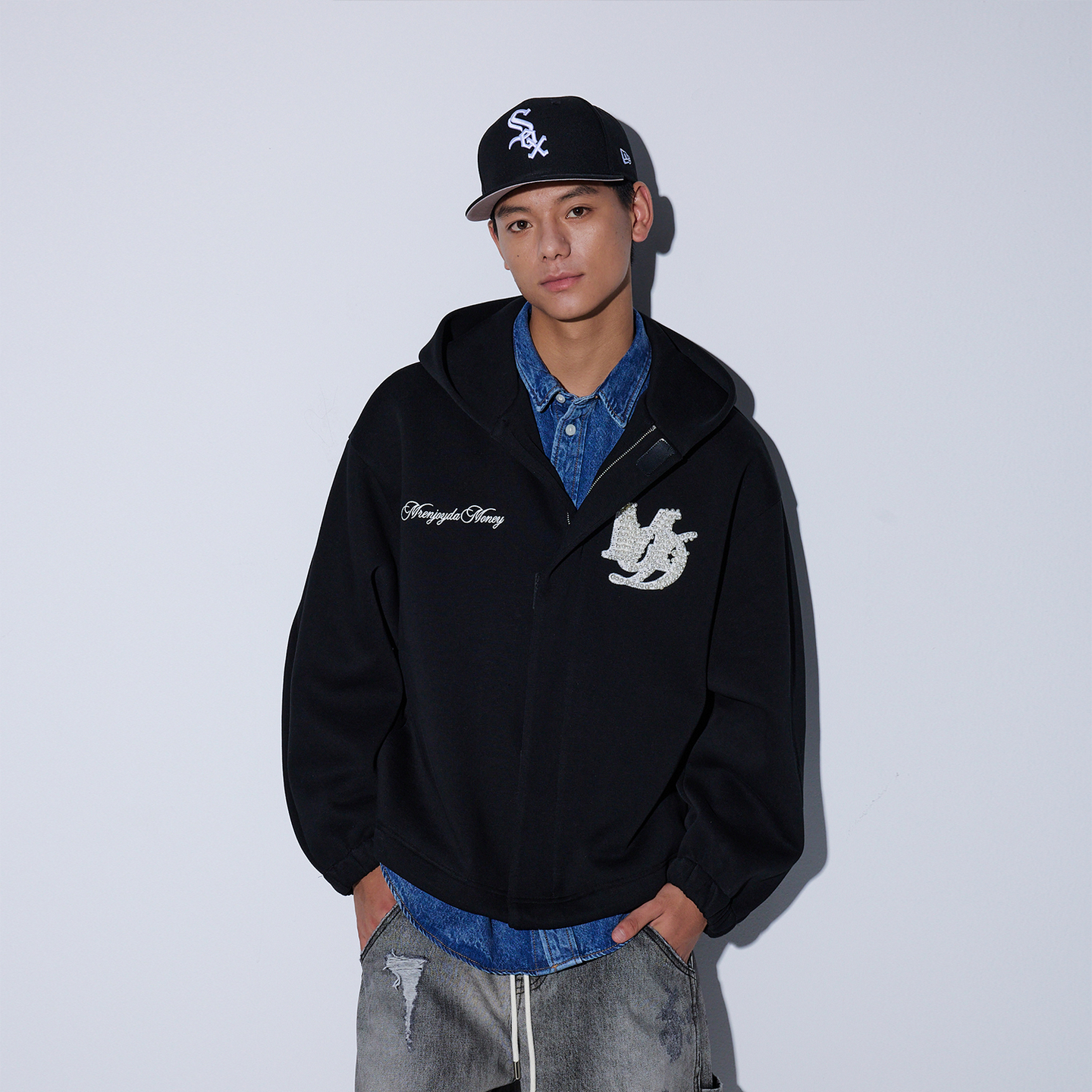 MEDM珍珠字母空气层休闲夹克