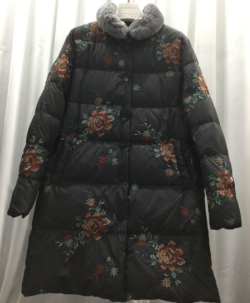 福太太Q92044羽绒服女冬装真毛领中长款绣花外套女装妈妈冬季大衣