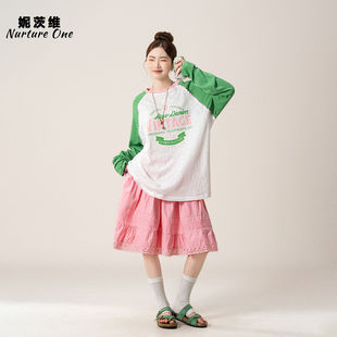 妮茨维草木氧气系字母印花粉撞绿插肩袖T恤女夏日穿搭薄宽松罩衫