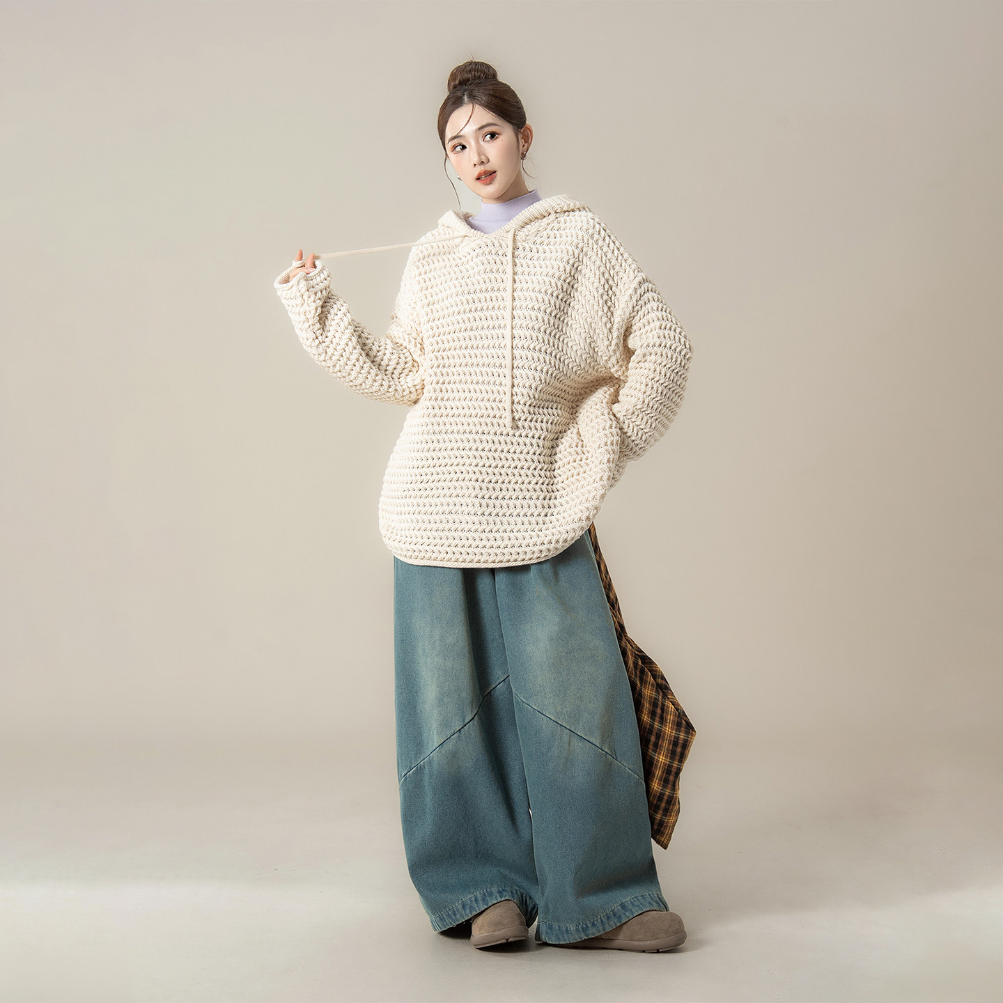 米白色镂空粗棒针织连帽毛衣女冬季新款宽松慵懒加厚保暖套头上衣