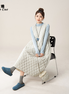 蓝色菱格碎花夹棉背心连衣裙女冬季新款叠穿打底衫上衣套装配包包