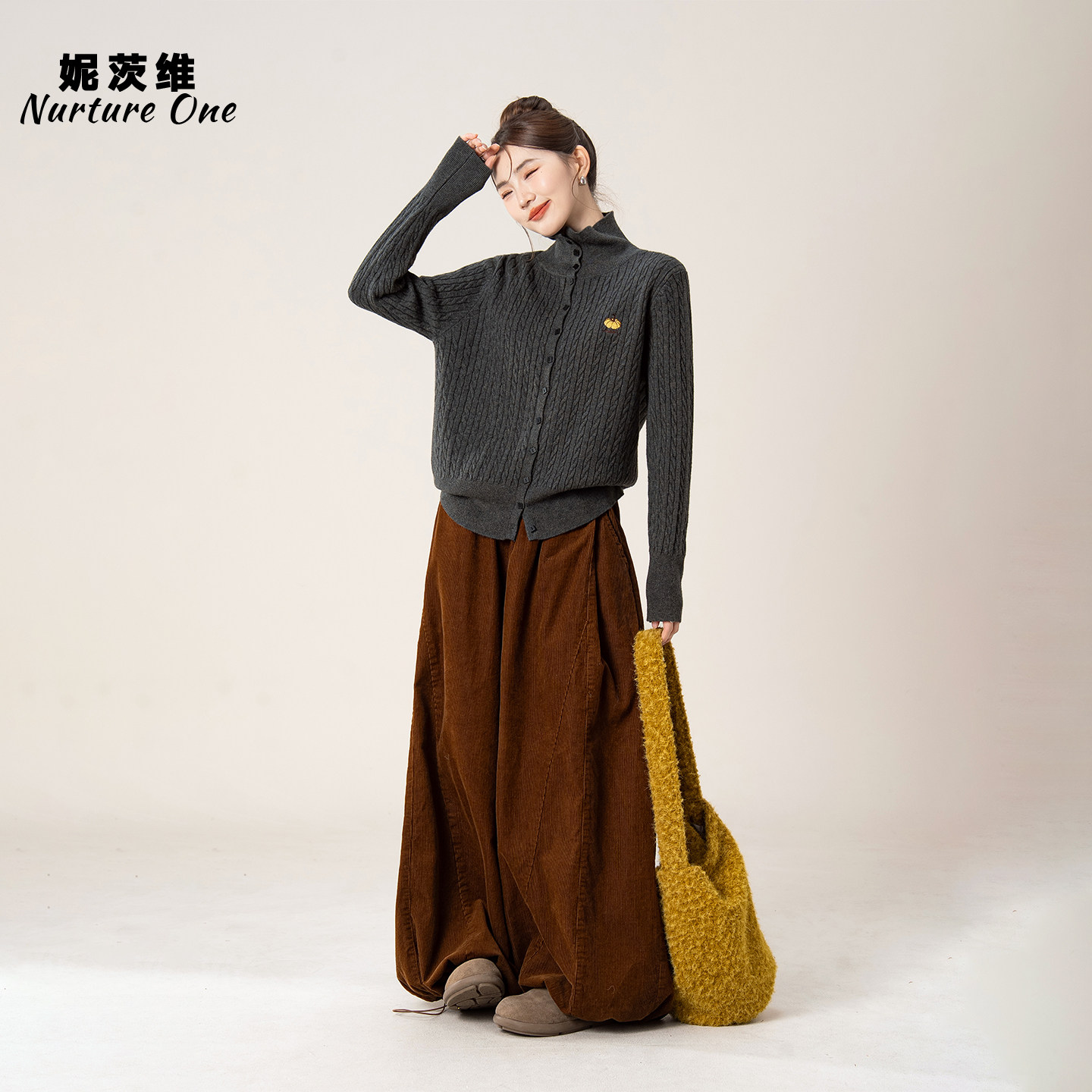 深灰色高领南瓜刺绣针织开衫女冬季新款宽松显瘦加厚麻花毛衣外套