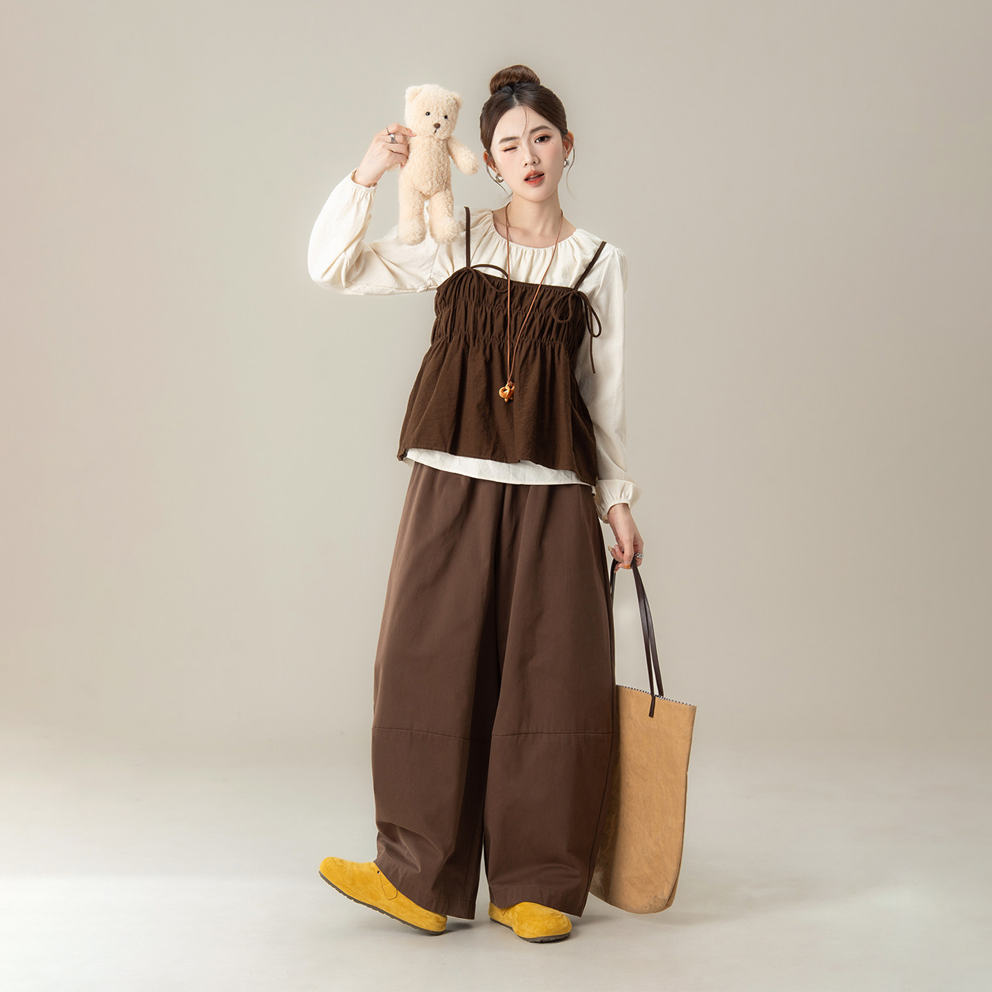 咖色甜美圆领宽松长袖衬衫女春季新款褶皱设计感吊带上衣两件套装,女装/女士精品,衬衫,淘宝优惠券,粉丝福利购,淘宝优惠卷