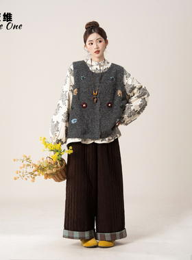 炭灰色立体花朵提花针织马甲女冬季新款叠穿夹棉印花长袖衬衫套装