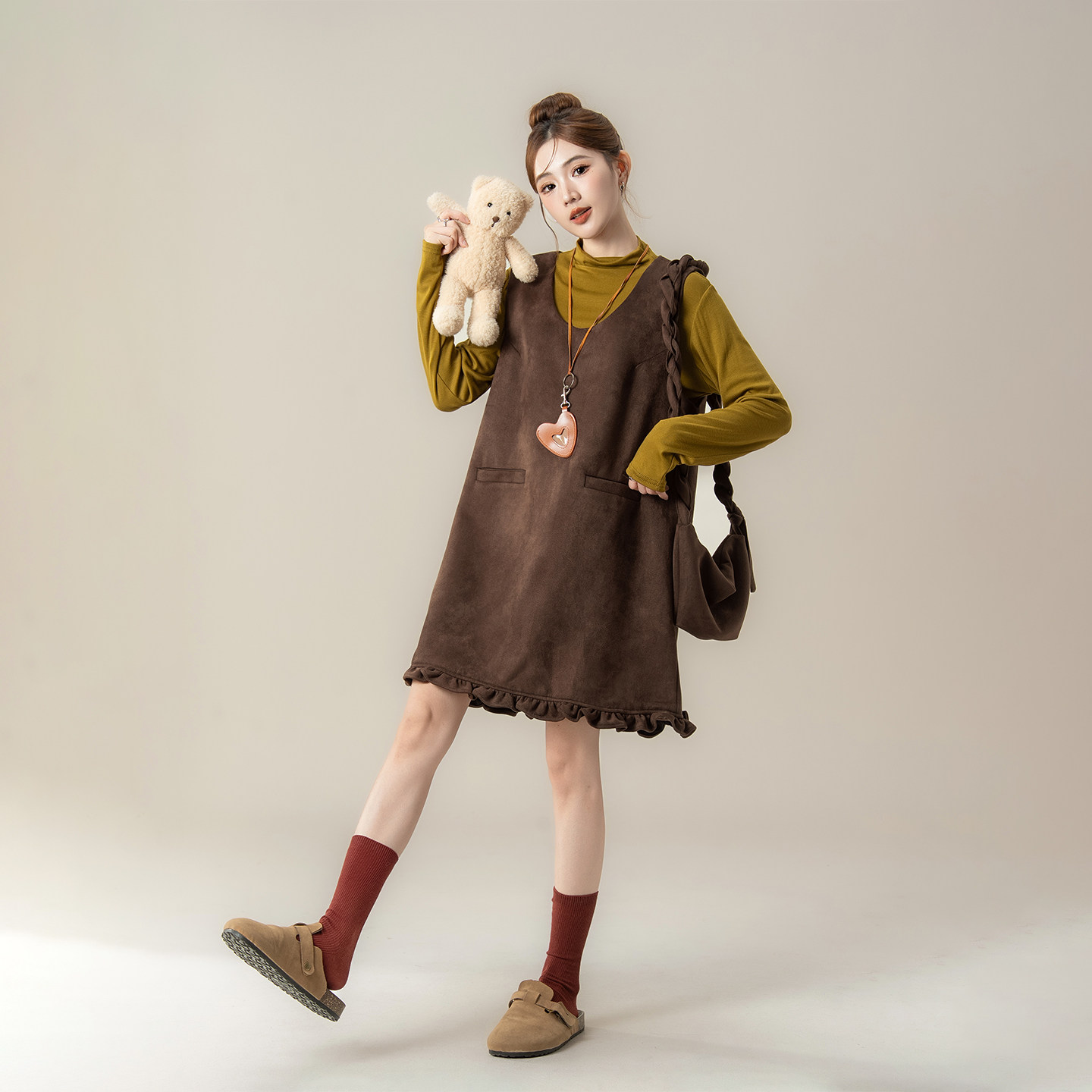 咖色韩系木耳花边拼接背心连衣裙女春秋新款长袖打底衫套装配小包