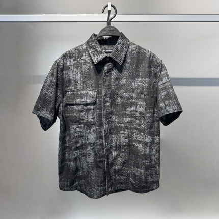 太平鸟男装正品2026年商场新款宽松版外穿式短袖男衬衫 B1CJG2192