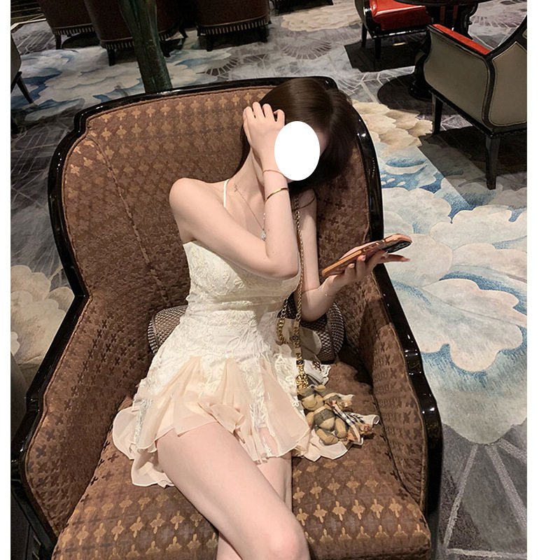 欧美性感挂脖抹胸露肩背蕾丝绣花礼服轻奢高端小众级晚宴会连衣裙