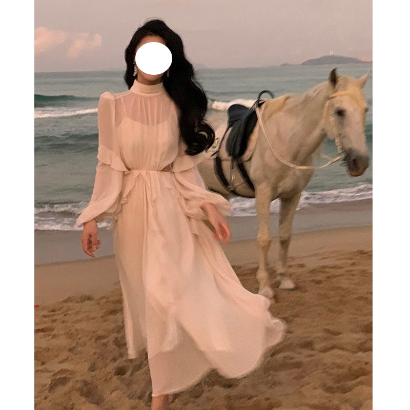 法式复古圆领白色礼服女轻奢小众高端级名媛气质收腰荷叶边连衣裙