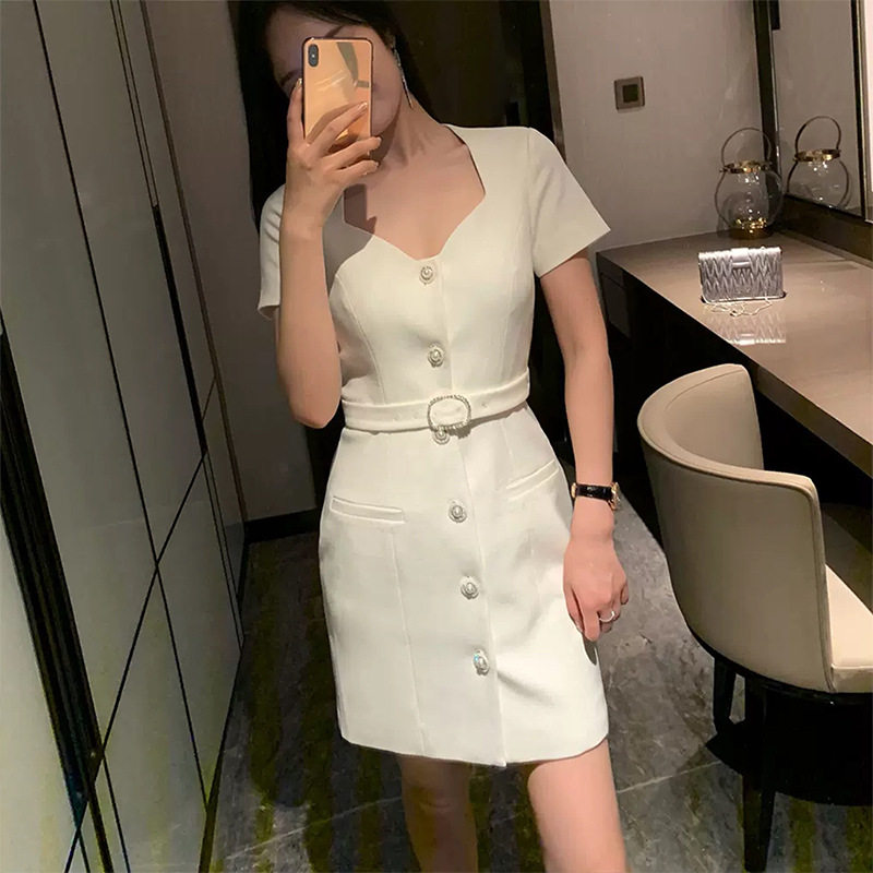 法式性感V领白色礼服轻奢小众高端级气质名媛晚宴年会收腰连衣裙