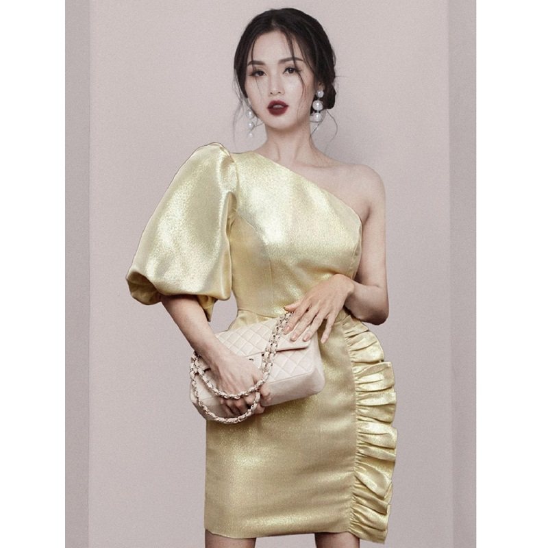 性感礼服女轻奢小众高端级气质晚宴年会装平时可穿法式生日连衣裙