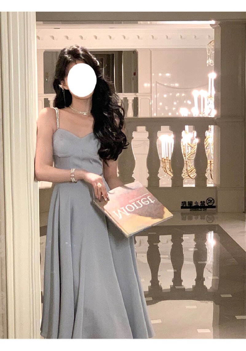 性感吊带露肩背蓝色礼服女轻奢小众高端级名媛气质收腰缎面连衣裙