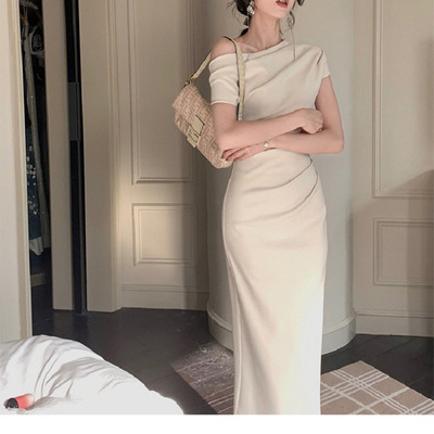 法式黑白色礼服轻奢小众高端级感名媛气质晚宴会褶皱不规则连衣裙