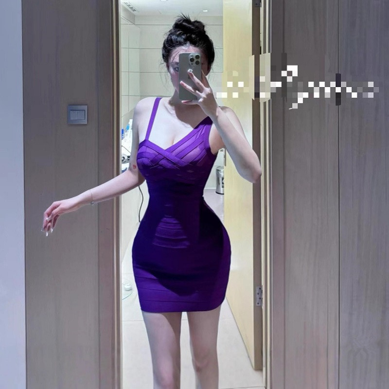 性感吊带露肩背礼服轻奢小众高端级气质名媛晚宴会包臀绷带连衣裙