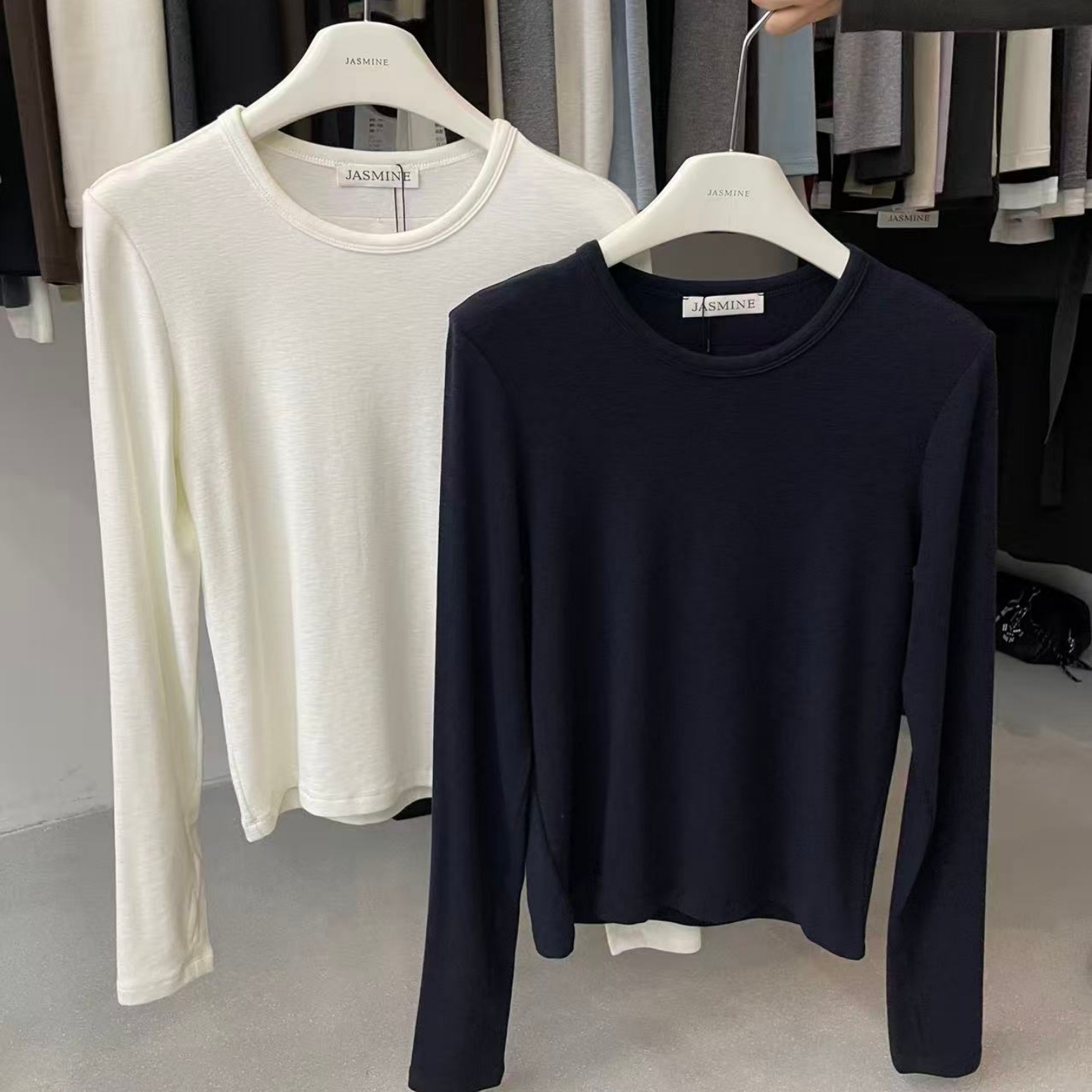 JASMINE2025冬季新款简约百搭圆领磨毛加厚后背贝壳扣打底衫3476