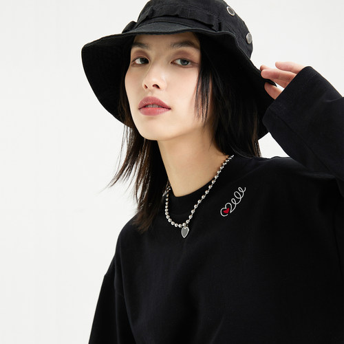 NS76爱心刺绣春季长袖t恤