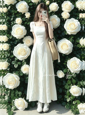 法式方领白色连衣裙子女夏季2026新款独特漂亮超好看气质收腰长裙