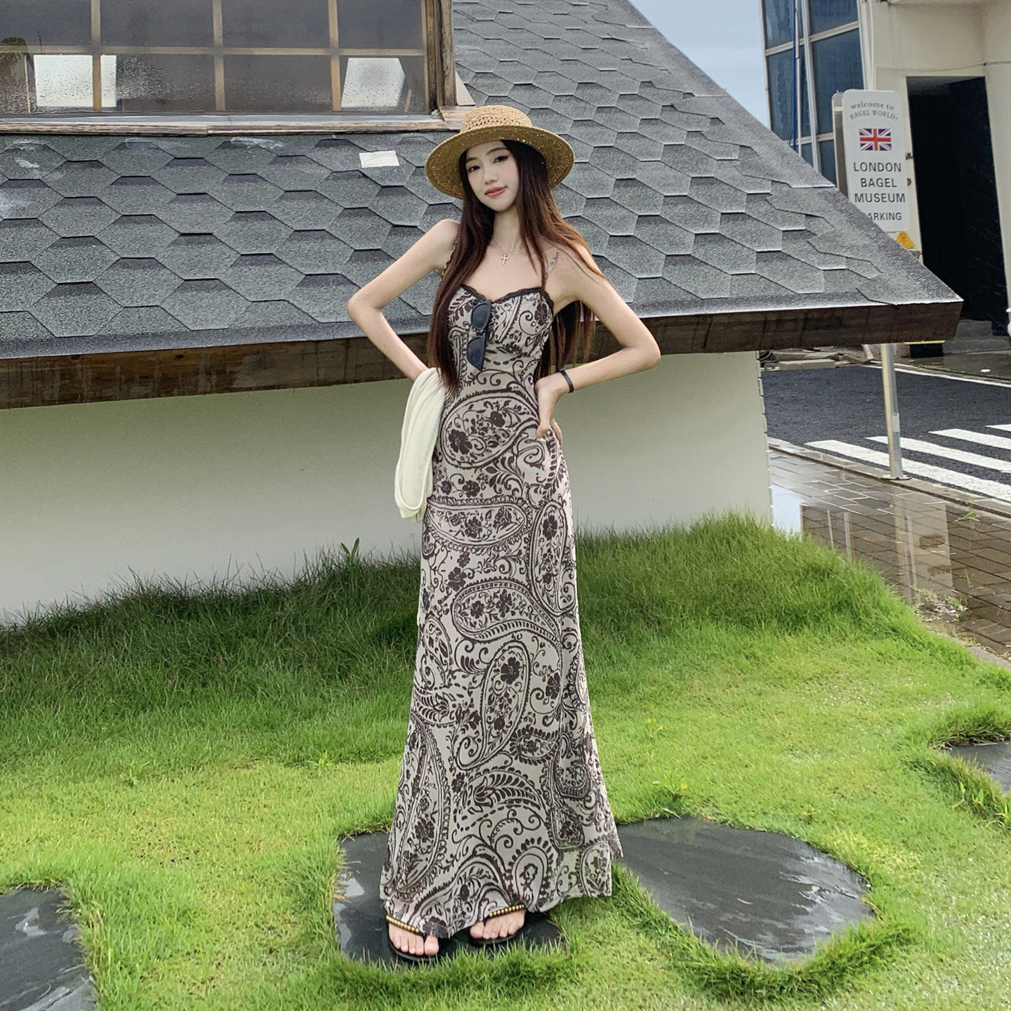 复古印花吊带连衣裙子女夏季独特超好看的气质修身显瘦度假风长裙