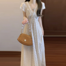 法式重工蕾丝V领连衣裙子女夏2025新款今年流行爆款气质显瘦长裙