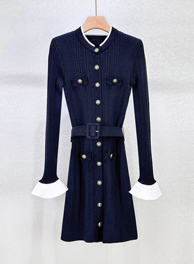 明星同款！！  2025秋冬藏蓝色千金优雅精致圆领单排扣针织连衣裙