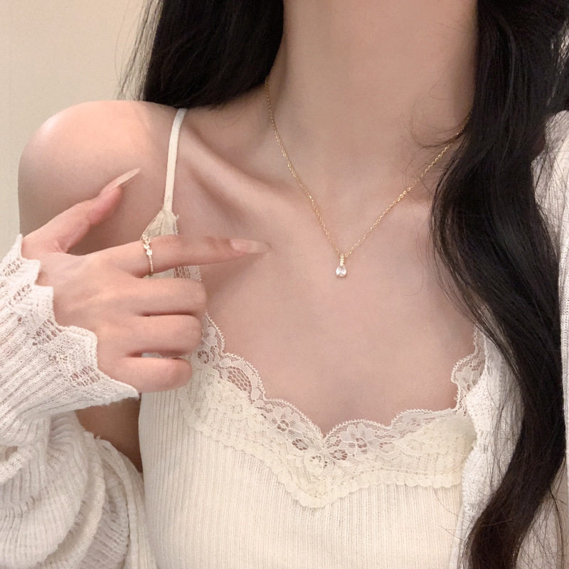 小众设计高级感水滴形锆石吊坠项链女简约百搭钛钢锁骨链颈链批发
