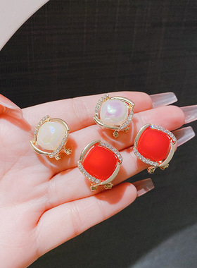 韩版2024新款S925银针几何人鱼姬方珍珠耳钉网红冷淡风气质耳饰