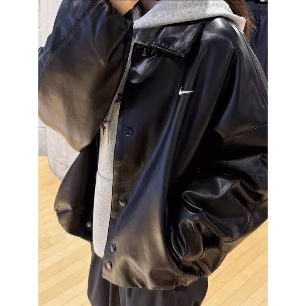 耐克NIKE正品外套女装运动服翻领Oversize防风皮衣夹克IO0477-010