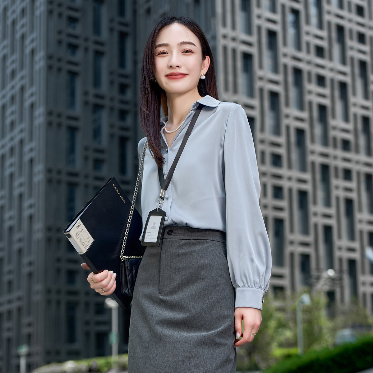 娅丽达高级职业缎面蓝色衬衫女秋季新款女装翻领垂感显瘦气质衬衣