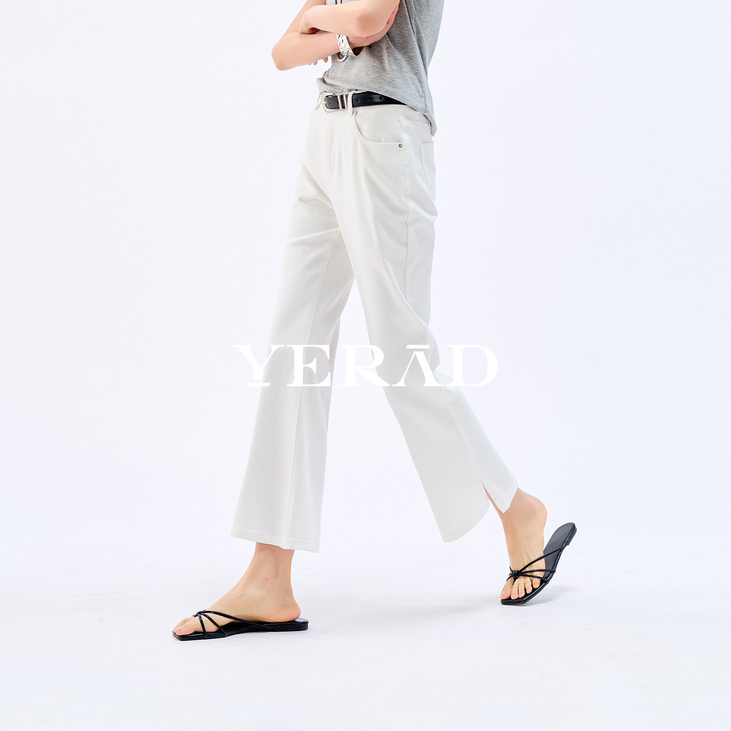 娅丽达白色微喇牛仔裤女2026夏季新款小个子女裤凉感九分喇叭裤潮